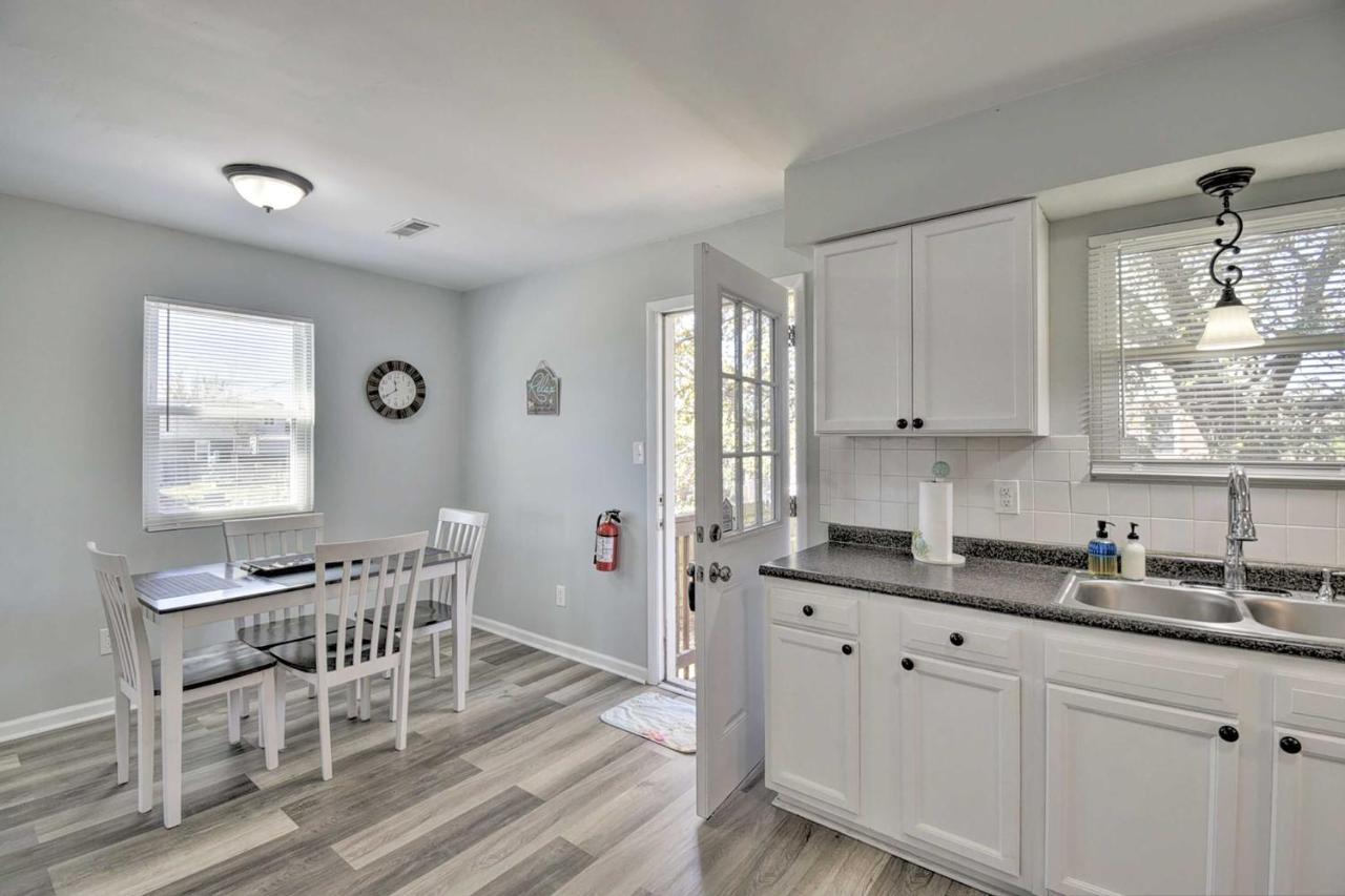 Sunny Norfolk Duplex - Walk To Lake And Beach! North Camellia Acres Exterior foto